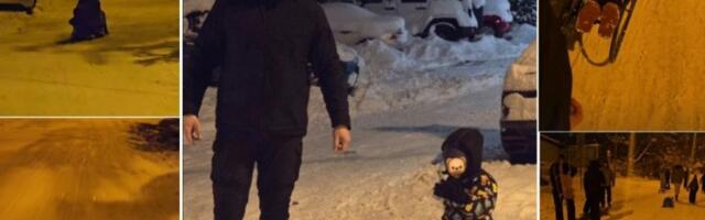 SLOBA RADANOVIĆ SE SANKA SA SINOM NASRED ULICE: Ovo je najlepša GALERIJA koju ćete videti za praznike, sneg im prekrio ceo kraj (FOTO)