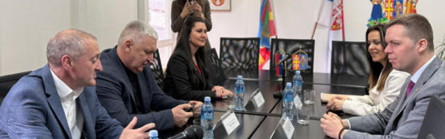 Држава издваја 400 милиона динара за породице: Дабић у Аранђеловцу најавио нови јавни позив