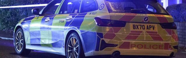 AUTOMOBILOM ULETEO MEĐU PEŠAKE U BRITANIJI: Uključila se jednica za borbu protiv terorizma! (VIDEO)