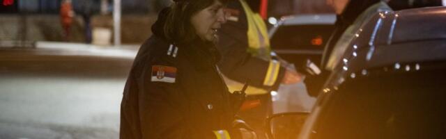 SIN ODBIO ALKOTEST, OTAC POBEGAO! Zaleteo se kolima, pa udario policajca!