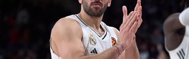 Pogledajte nestvaran koš Fakunda Kampaca iza leđa sa dve trećine terena, šteta što nije priznat (VIDEO)