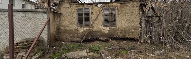 Revizija na papiru, krov na zemlji: Planiraju mere zaštite, a Sandićeva kuća se već urušila