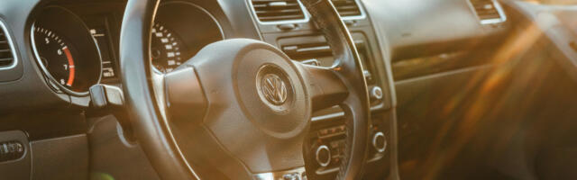 Ovo nikako ne ostavljajte u automobilu tokom letnjih dana: Mogu da postanu ozbiljna opasnost