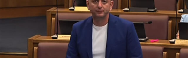 "VASKRSNUĆE SRPSKI JEZIK" Brutalan govor Milana Kneževića u crnogorskoj Skupštini: "Nikada nećemo odustati od borbe"