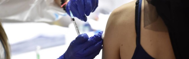 Ne ubija koronu ali ubija antitela - Nakon varikine i leka za krave srpski antivakseri se bore protiv ostatka sveta mirišljavim uljima