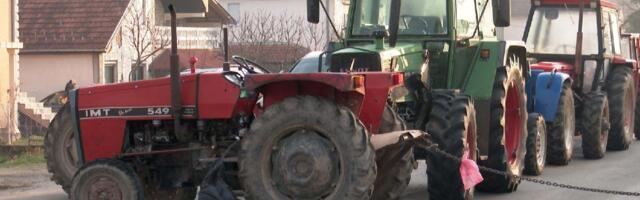 Nastavljene totalne blokade četiri puta, ostale obustavljene dok traju pregovori sa Vladom