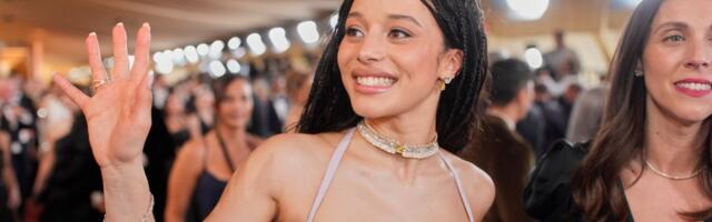 Crveni tepih u plamenu: Čejs Infiniti zasenila sve modne ikone Oskara - haljina pravljena 750 sati (FOTO)