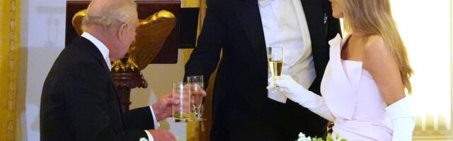 Kralj Čarls i Tramp se prozivali na večeri u Beloj kući: Naterali ste demokrate da ustanu, ja to ne bih mogao