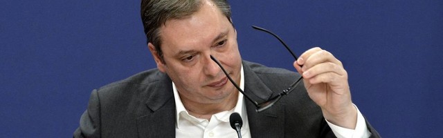 Šta niste mogli da vidite na Vučićevoj konferenciji: ljudi prozivaju predsednika zbog scene koju je napravio