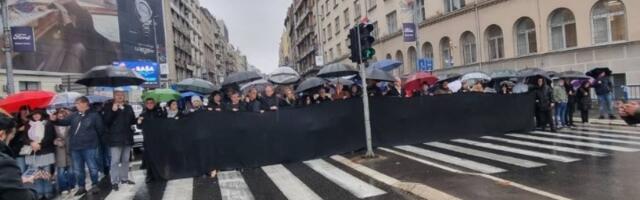 Počela akcija "Zastani, Srbijo": 15 minuta za 15 izgubljenih života (VIDEO, FOTO)