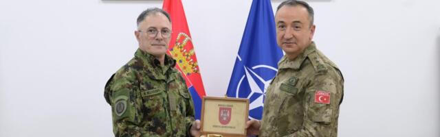 O SVIM VAŽNIM TEMAMA! Načelnik Generalštaba Vojske Srbije sa komandantom Kfora (FOTO)