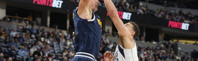 DENVER RAZBIO DALAS: Jokić zamalo do trip-dabla, Dončić nije znao šta ga je SNAŠLO! (VIDEO)