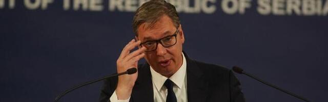 "Izdajniče..."! Vučiću dobacivali za vreme govora