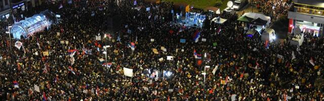 Završen veliki protest u Nišu: Kolce uz bubnjeve, usvojen "Studentski edikt" (VIDEO, FOTO)