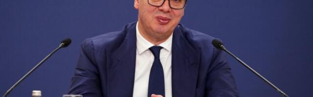 PREDSEDNIK DOČEKAN OVACIJAMA: Vučić stigao u opštinu Sečanj, sa građanima razgovara u naselju Jaša Tomić pred lokalne izbore