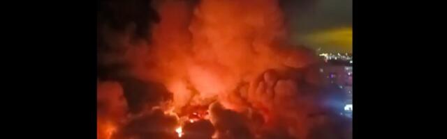 GORI SANKT PETERBURG!  Ogroman požar zahvatio objekat – ČULE SE EKSPLOZIJE! (VIDEO)