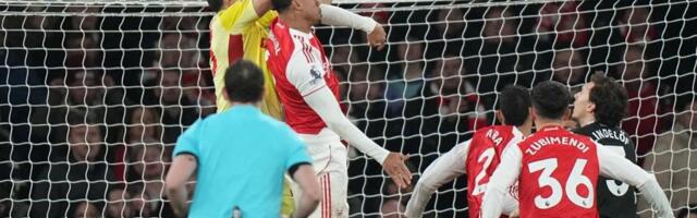 Premijer liga: Arsenal mirovao 45 minuta, pa razbio Aston Vilu, Junajtedu samo bod protiv „fenjeraša“ (VIDEO)