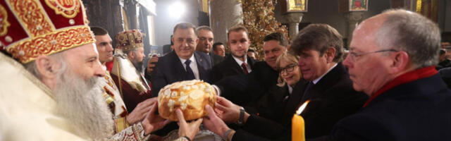 KRSNA SLAVA REPUBLIKE SRPSKE: Patrijarh Porfirije služio liturgiju, slavski kolač držao i blizak Trampov saradnik