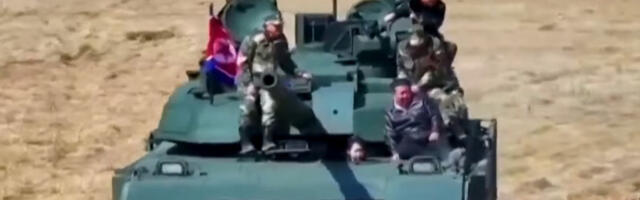 Ćerka (13) Kim Džong Una provozala tenk: Otac ponosno sedeo iznad gusenica (VIDEO)