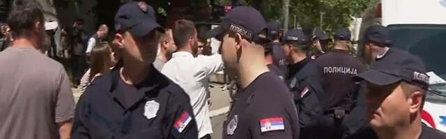 VIDEO: Još jedan pokušaj gaženja nakon što je automobil kod Pravnog u Beogradu udario starijeg čoveka