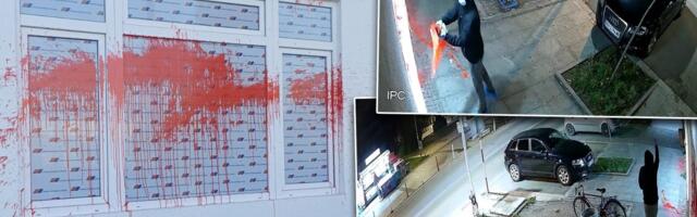 Vandalski pir blokadera! Napali prostorije SNS, kamere zabeležile sve! (FOTO/VIDEO)