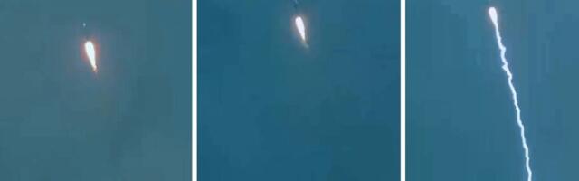 Priroda pokazala silu: Udario grom u kinesku raketu sekunde nakon poletanja, mrežama kruže šokantne scene! (FOTO/VIDEO)
