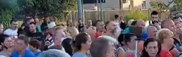Vrčinci traže vodu, SNS organizovao kontraskup? (VIDEO)