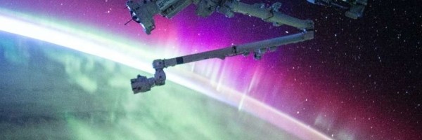 Čudni levitirajući objekti oko Internacionalne Svemirske Stanice