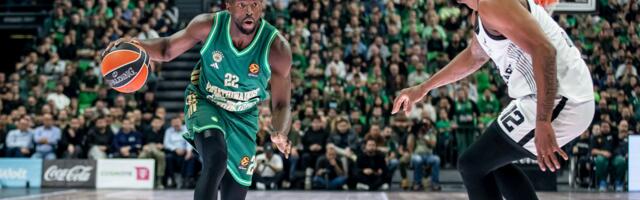 KK Partizan na LED ekranu u Atini