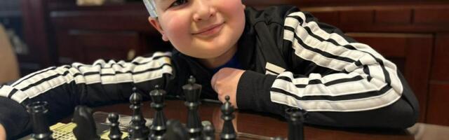 OBEĆANO, ISPUNJENO! MALOM ANDRIJI STIGAO ŠAH OD PREDSEDNIKA VUČIĆA: To mi je bio najbolji dan u životu! Pre nego što je došao, nisam mogao da spavam celu noć!