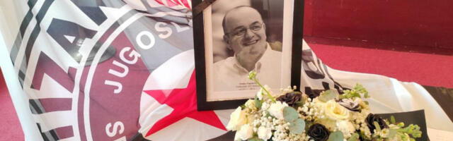 OTVORENA KNJIGA ŽALOSTI: Ljudi se opraštaju od Vujoševića - evo ko se prvi upisao (FOTO)