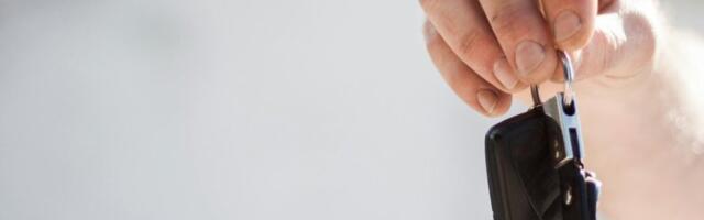 Čačanka smislila opaku prevaru: Iznajmljivala luksuzne automobile, pa sa milionima "nestajala sa lica zemlje", ali...