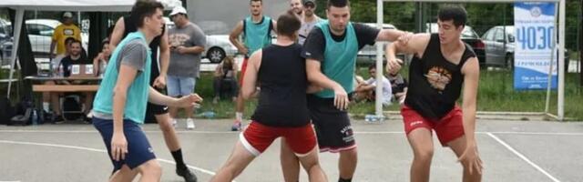 NEMA PREDAJE Basketaši, trk na Čukaricu, igra se za Kosmet!