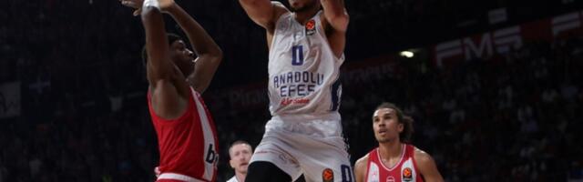 Šejn Larkin posle osam godina napustio Anadolu Efes (Video)
