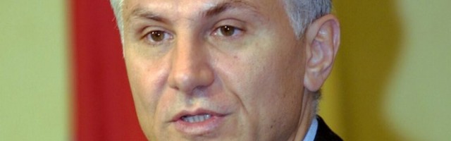DRŽAO SAM ĐINĐIĆEVO SRCE U RUKAMA: Potresna priča doktora Ristića o premijerovoj borbi za život!