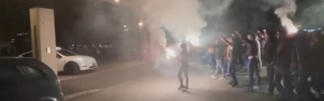 Delije stigle u Milano i pored zabrane (VIDEO)