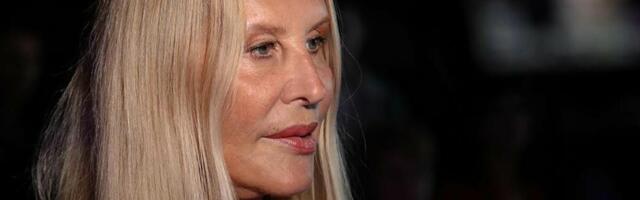 ZMAJ OD ŽENE, RAKOČEVIĆKA BLISTA U 78. GODINI! Verica i dasa zagrljeni – jedna stvar svima zapala za oko!