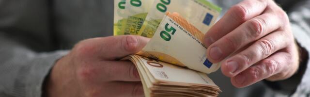 Direktor banke zarađuje više od 10 miliona dinara mesečno