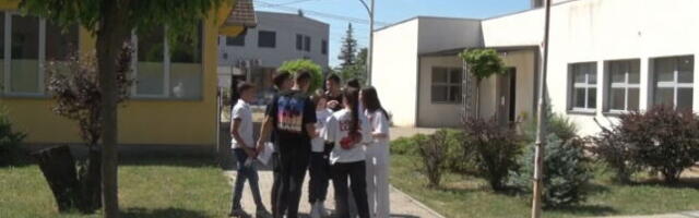 "BILO JE MALO TREME... NADAMO SE UPISU U ŽELJENE ŠKOLE" Osmaci iz Lapljeg Sela otkrivaju kako su prošli na testu (VIDEO)