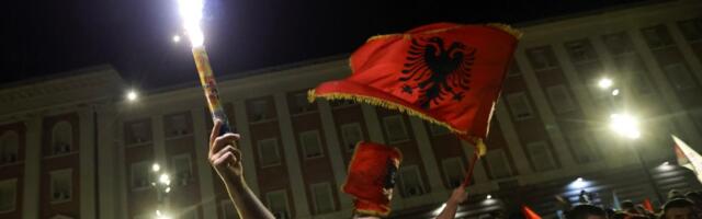 Veliki neredi ispred albanskog parlamenta zbog projekta Trampovog zeta: "Rama mora da ode, on je lopov"