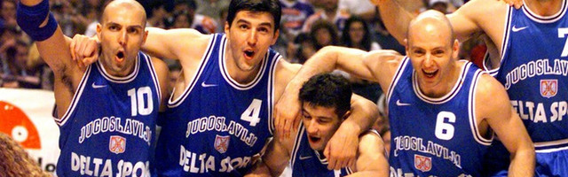 "NI JA NE BIH UBACIO SEBE U TIM MOMENTIMA" Poznati košarkaš je danas ponovo odgledao finale EP iz 1995. godine i o njegovom komentaru svi PRIČAJU!