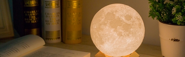 ZAŠTO JE OVO NAJPRODAVANIJA SVETILJKA? Lampa u obliku meseca kao relaks terapija i romantični dekorativni element!