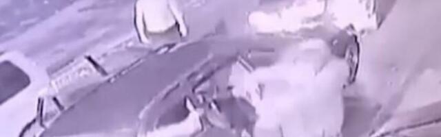 (Video) Horor u Novom Pazaru: Trojica palicama brutalno pretukla muškarca pred ženom i djetetom!