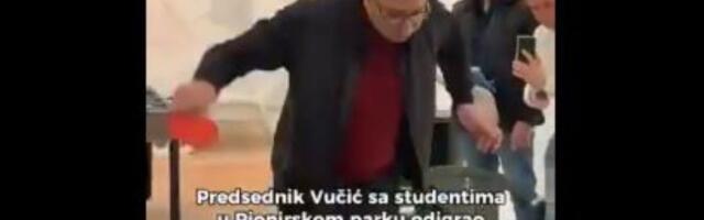 "Bog ga nije dao ni za šta": Vučić igrao stoni tenis u Ćacilendu, komentari URNEBESNI (VIDEO)