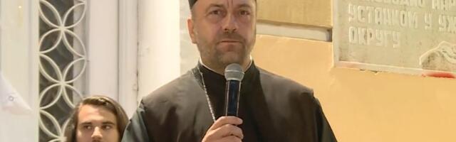 Sveštenik na protestu u Užicu: Crkva treba da ima jasniji glas, Bog nikada nije protiv zemaljske pravde