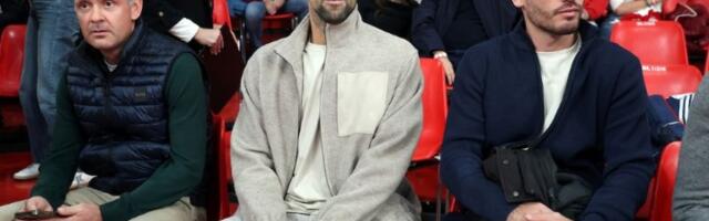 Zasenio je sve zvezde Los Anđelesa - Dončić i Džejms jurili Đokovića za fotografiju (VIDEO)