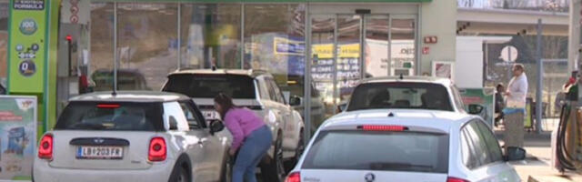 Аустријанци масовно точе јефтиније гориво у Словенији