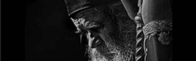 AMFILOHIJE DOBIJA SPOMENIK! Vajar iz Banjaluke predstavio umetničko delo u čast pokojnog mitropolita!