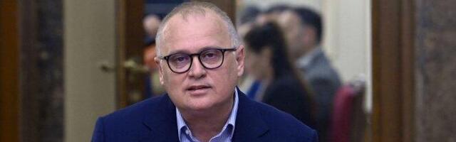 Vesić: Vučić će uvek doneti odluku u interesu Srbije ne razmišljajući da li je to dobro za njegovu političku karijeru!