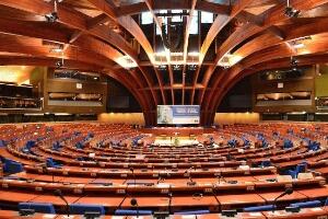 Похвале ПС Савета Европе Србији у више области, позив да се реши проблем притиска на медије